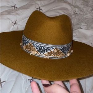 Adorable Shyanne felt hat